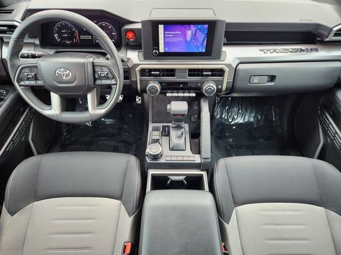 Used 2025 Toyota Tacoma TRD Sport AWD/4WD image 17