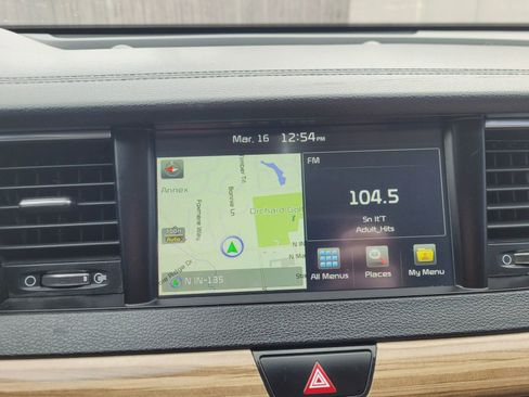 Used 2017 Kia Cadenza Premium w/ Luxury Package image 20