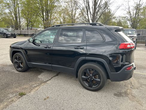 Used 2018 Jeep Cherokee High Altitude w/ Luxury Group AWD/4WD image 6