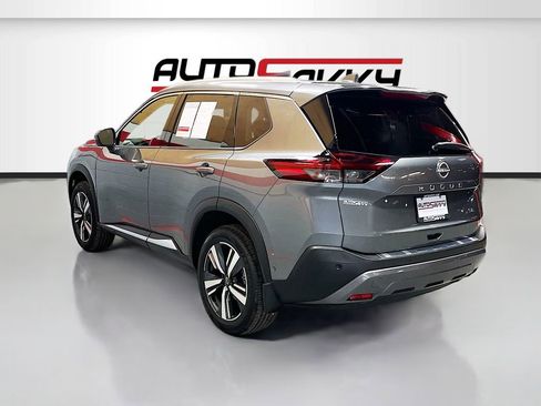 Used 2023 Nissan Rogue SL w/ SL Premium Package FWD image 5