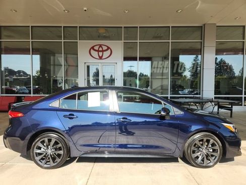 Certified 2026 Toyota Corolla SE w/ SE Premium Package FWD image 6