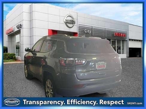 Used 2023 Jeep Compass Latitude AWD/4WD image 8