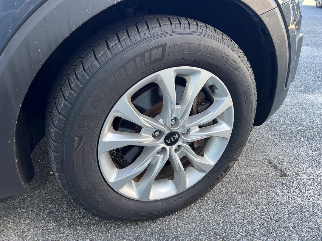 Used 2020 Kia Telluride LX AWD/4WD image 14