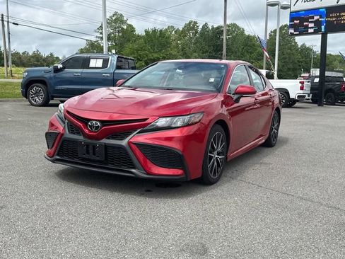 Used 2023 Toyota Camry SE FWD image 8