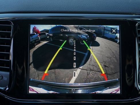 Used 2019 Jeep Grand Cherokee Limited image 16