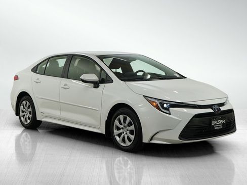 Used 2025 Toyota Corolla LE image 7