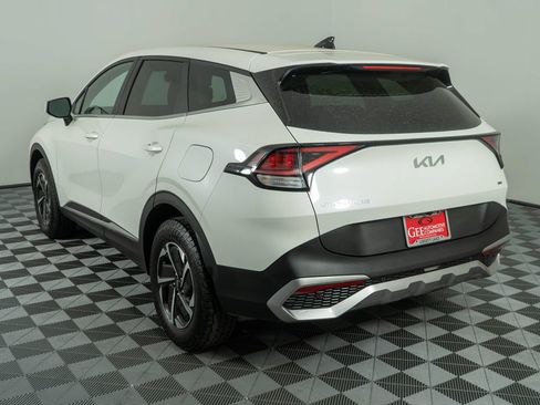 Used 2023 Kia Sportage LX AWD/4WD image 4
