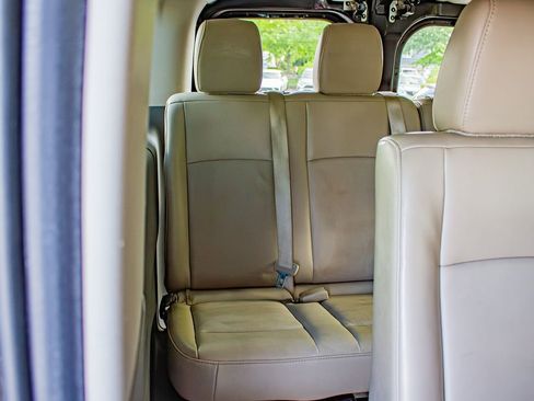 Used 2019 Nissan NV 3500 SL RWD image 18