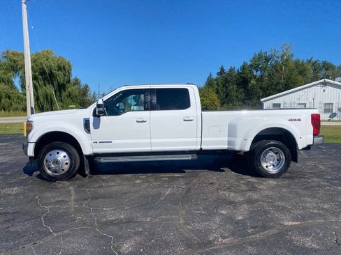 Used 2022 Ford F450 Lariat w/ Lariat Ultimate Package AWD/4WD image 3