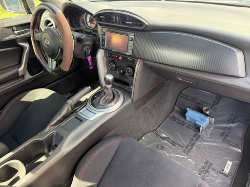 Used 2014 Scion FR-S RWD image 36