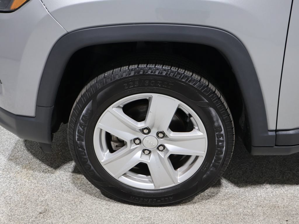 Certified 2022 Jeep Compass Latitude AWD/4WD image 9