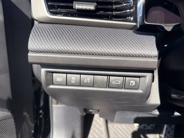 Used 2025 Toyota Camry SE w/ Convenience Package FWD image 27