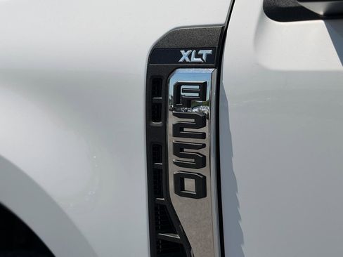 Used 2025 Ford F250 XLT AWD/4WD image 8