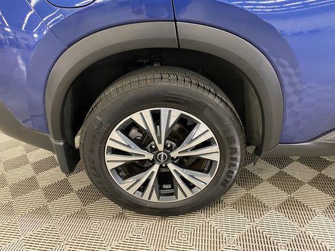 Used 2023 Nissan Rogue SV image 13