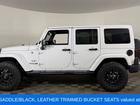 Used 2018 Jeep Wrangler Unlimited Sahara w/ Connectivity Group AWD/4WD image 5