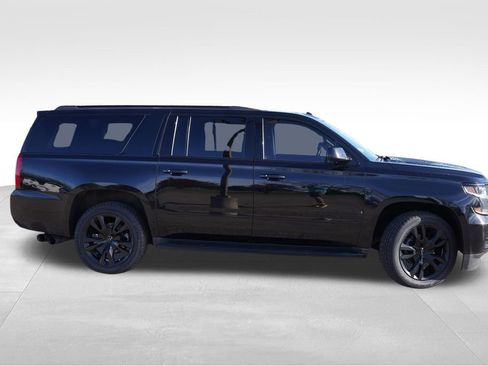 Used 2019 Chevrolet Suburban Premier AWD/4WD image 3