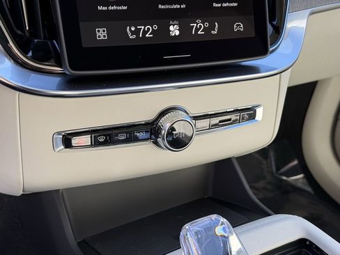 New 2026 Volvo XC90 B6 Ultra image 22