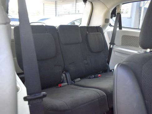 Used 2013 Dodge Grand Caravan American Value Package image 17