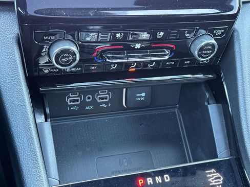 New 2022 Jeep Grand Cherokee Overland w/ Advanced Protech Group III image 21