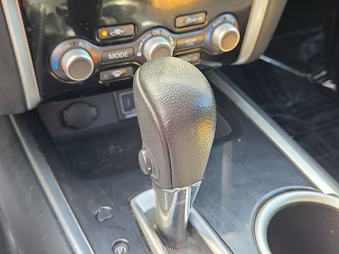 Used 2020 Nissan Pathfinder SV AWD/4WD image 12