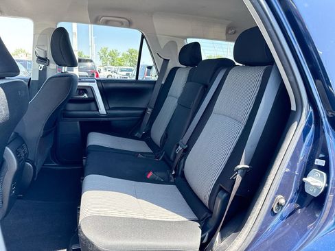 Used 2016 Toyota 4Runner SR5 AWD/4WD image 22