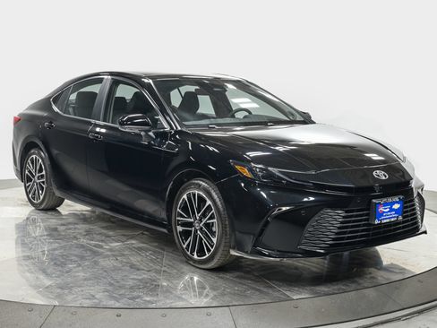 Used 2026 Toyota Camry XLE w/ Premium Plus Package AWD/4WD image 9