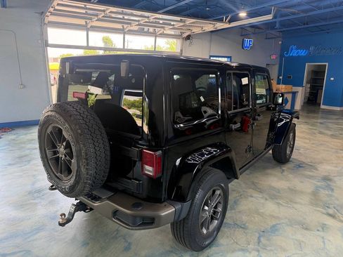 Used 2017 Jeep Wrangler Unlimited Sahara AWD/4WD image 7