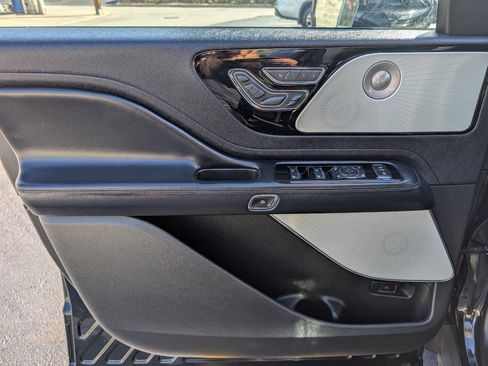 Used 2020 Lincoln Aviator Reserve w/ Equipment Group 201A image 14