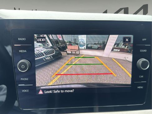 Used 2025 Volkswagen Taos SE FWD image 30