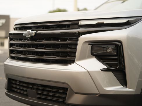 New 2026 Chevrolet Traverse LT w/ Midnight/Sport Edition FWD image 35