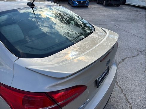 Used 2018 Ford Focus Titanium image 15