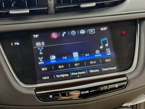 Used 2017 Cadillac XT5 FWD image 16