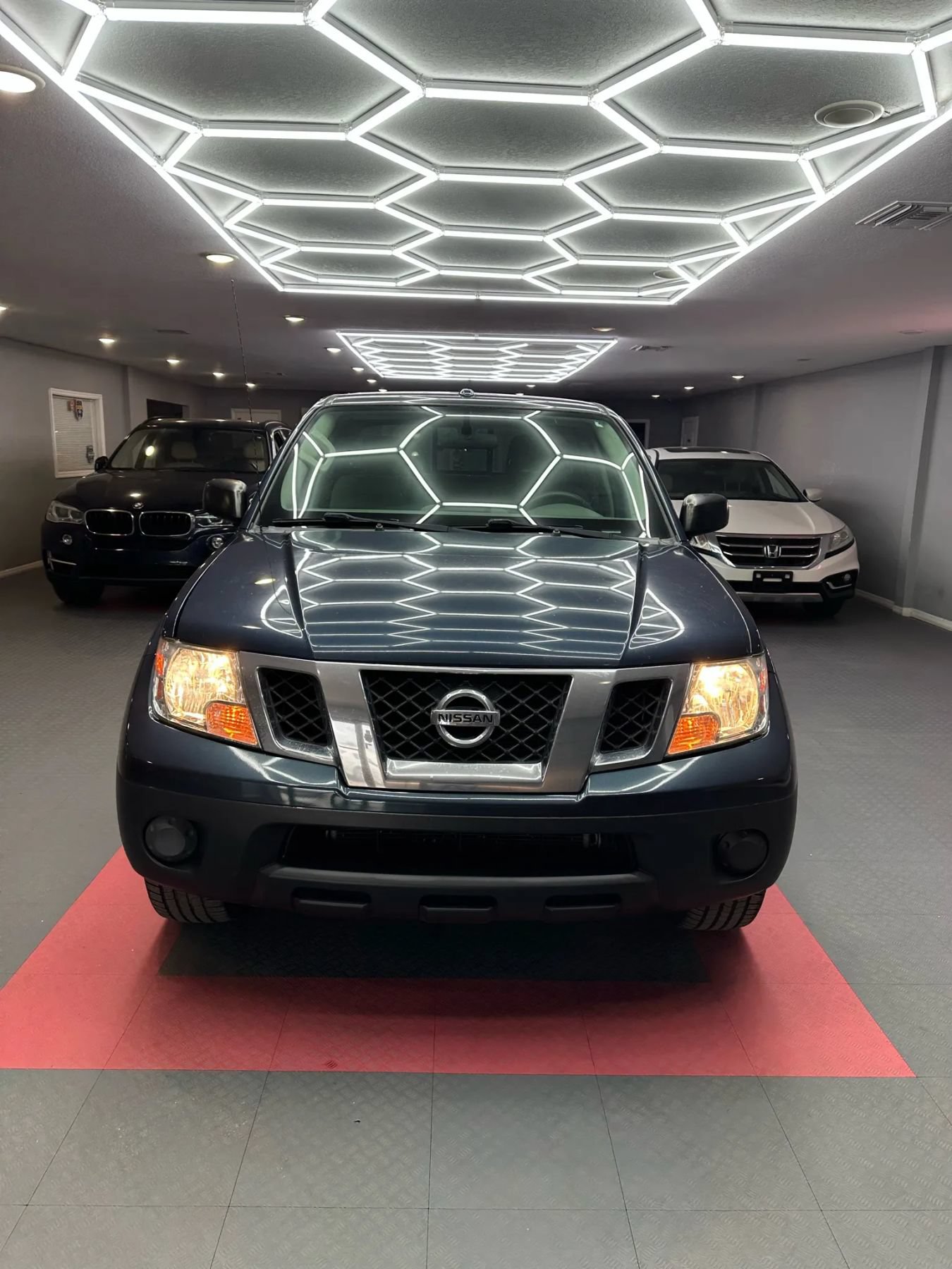 Used 2018 Nissan Frontier SV RWD image 8