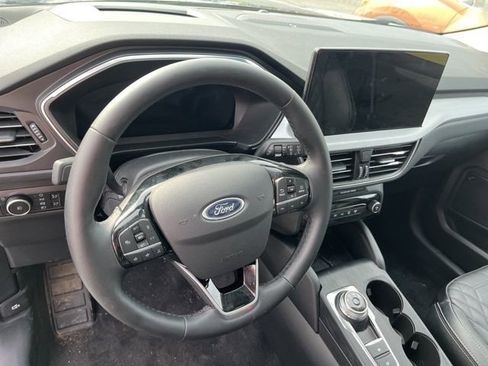 Used 2024 Ford Escape Platinum w/ Premium Technology Package image 10