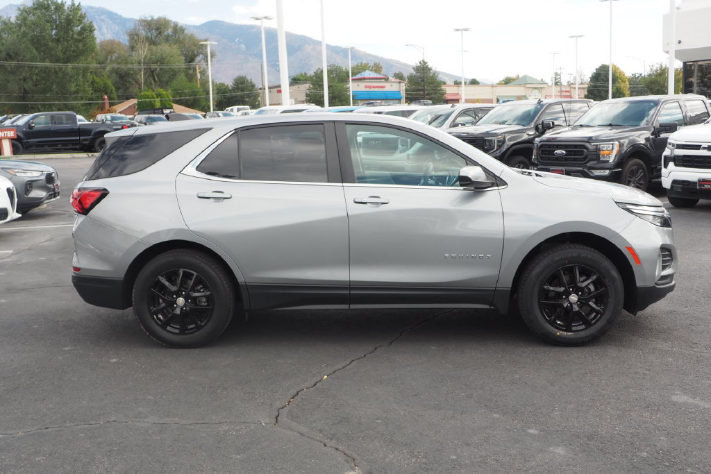 Used 2023 Chevrolet Equinox LT w/ Driver Convenience Package AWD/4WD image 4