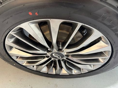Used 2019 INFINITI QX80 Luxe w/ 22" Wheel Package RWD image 13