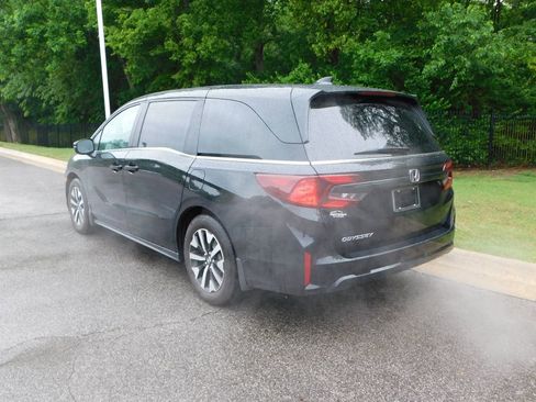 Certified 2025 Honda Odyssey EX-L image 3
