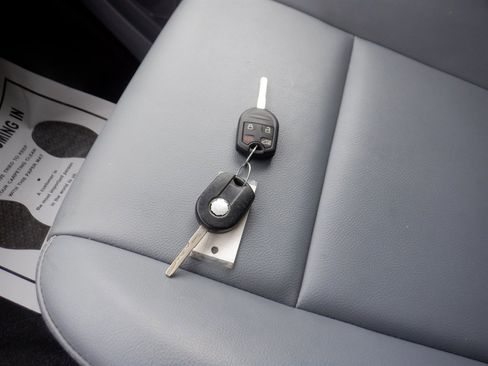 Used 2015 Ford Transit 250 130 Low Roof image 17