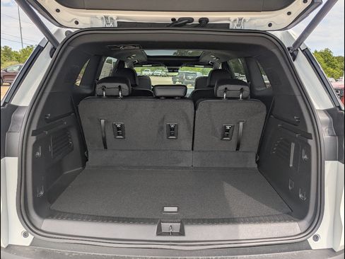 New 2026 GMC Acadia Elevation w/ Elevation Premium Package AWD/4WD image 16