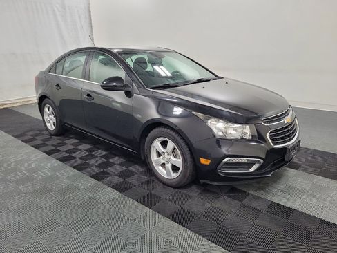 Used 2015 Chevrolet Cruze LT w/ Technology Package FWD image 11