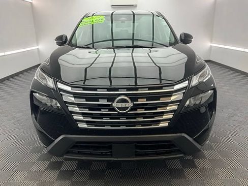 Used 2024 Nissan Rogue SV AWD/4WD image 2