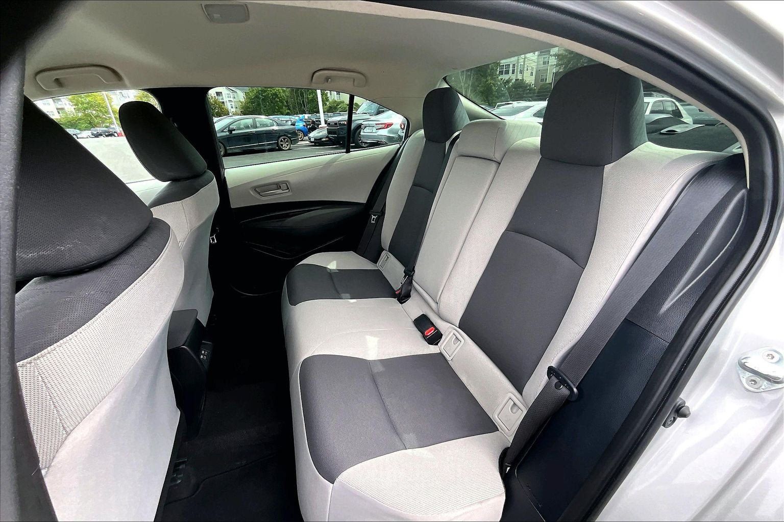 Used 2025 Toyota Corolla LE FWD image 24