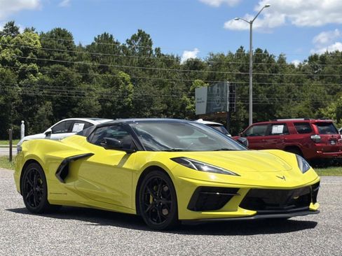 Used 2022 Chevrolet Corvette Stingray Convertible w/ 1LT RWD image 3