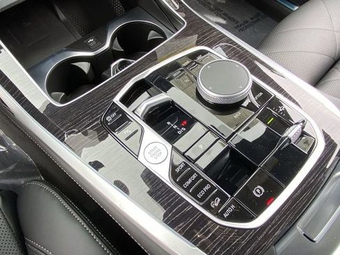 New 2025 BMW X7 xDrive40i w/ M Sport Package image 22