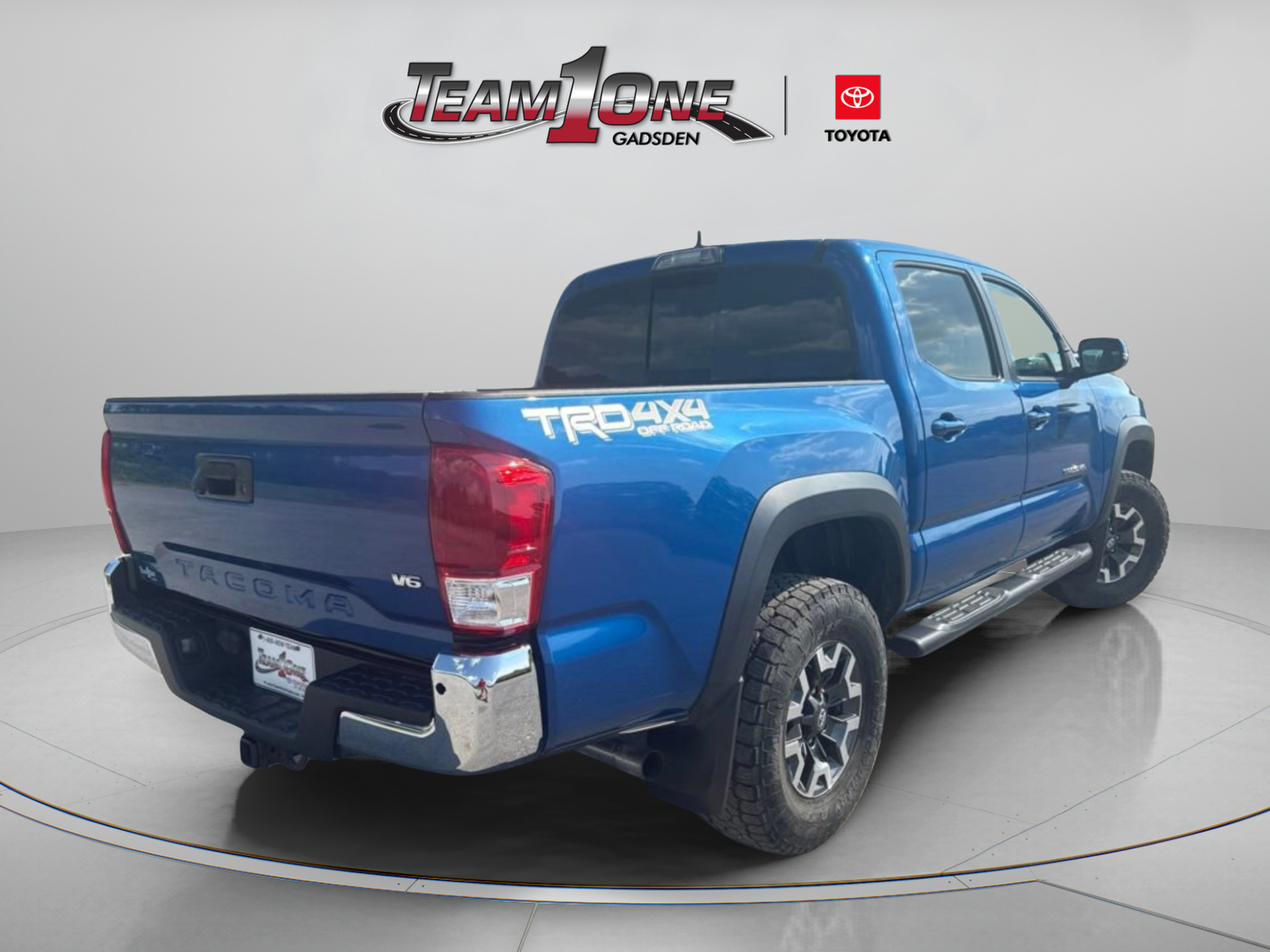 Used 2018 Toyota Tacoma TRD Off-Road AWD/4WD image 7
