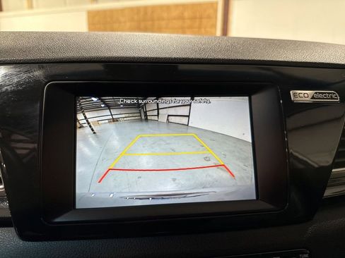 Used 2019 Kia Niro EX image 17