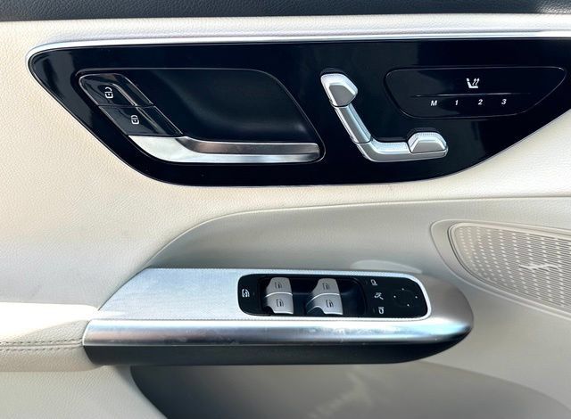 Certified 2025 Mercedes-Benz GLC 350e 4MATIC image 28
