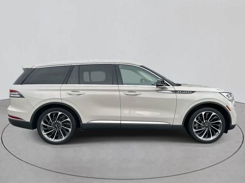 Used 2020 Lincoln Aviator Reserve w/ Equipment Group 202A image 7