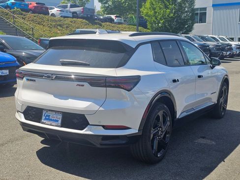 New 2025 Chevrolet Equinox EV RS image 5