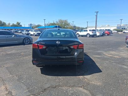 Used 2024 Nissan Altima 2.5 SV